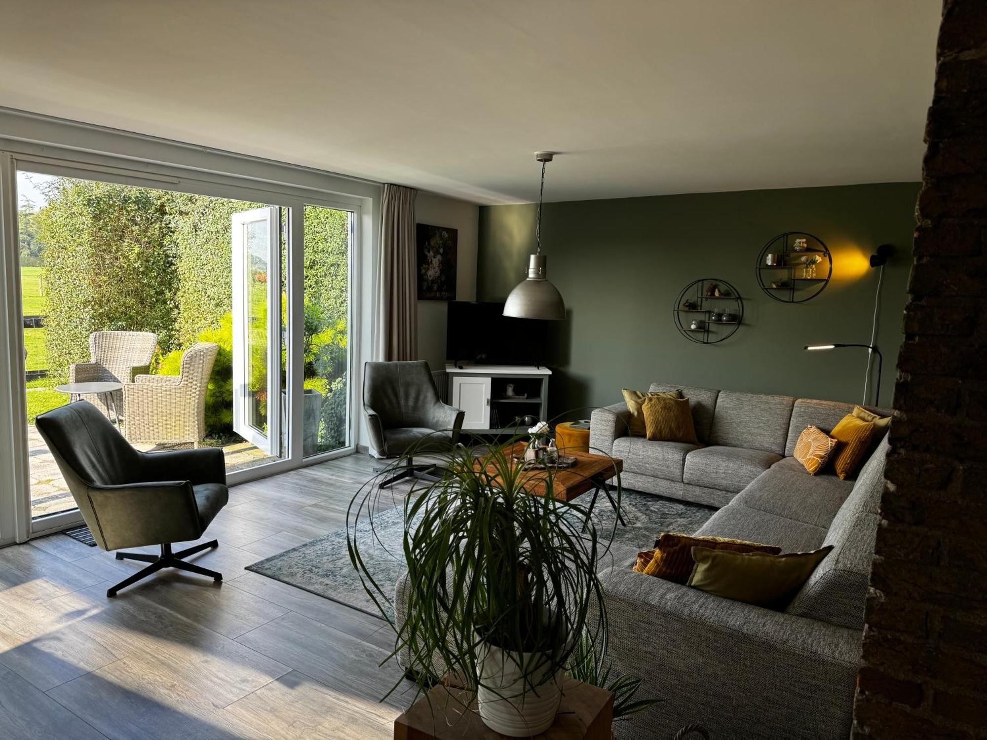 'S-Gravendeel Vakantiewoning Le Garaazje מראה חיצוני תמונה